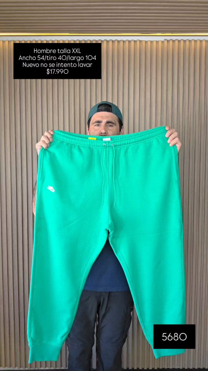 Nike · Buzo